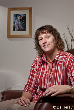 Liesbeth Vreugdenhil-Bos maakte al op jonge leeftijd kennis met Alzheimer; haar moeder was slechts 59 jaar toen de diagnose jong dementerend werd gesteld.